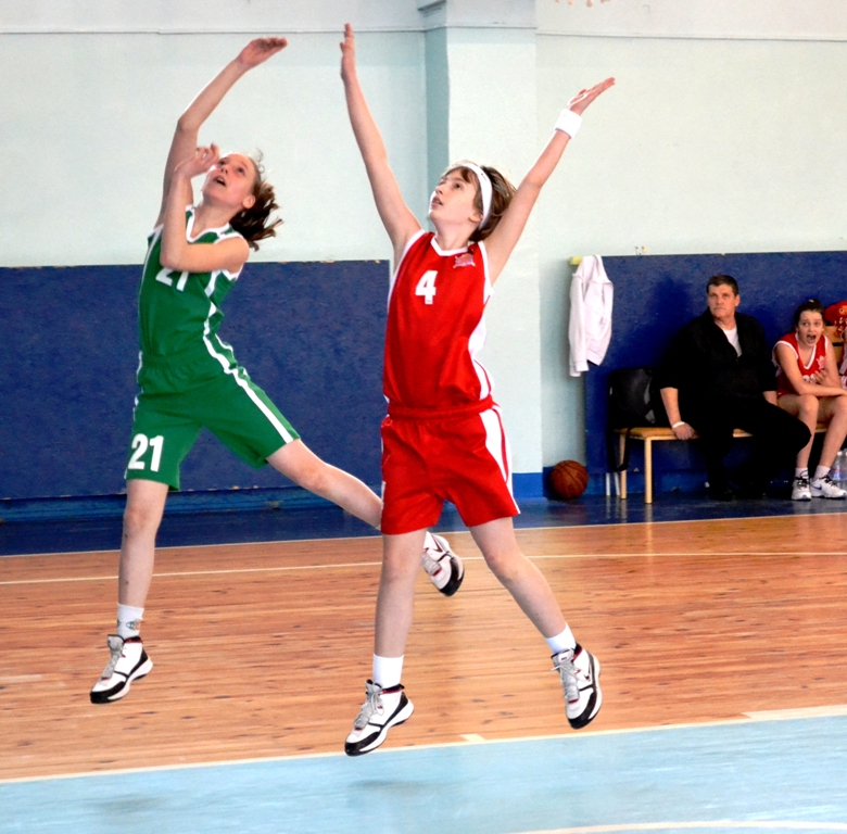 Аксиома каменск уральский. Форма для баскетбола для девочек. Баскетбол для девочек СПБ. Лицей 590 баскетбол девочки. Баскетбол для девочек 14 лет в Чехове.